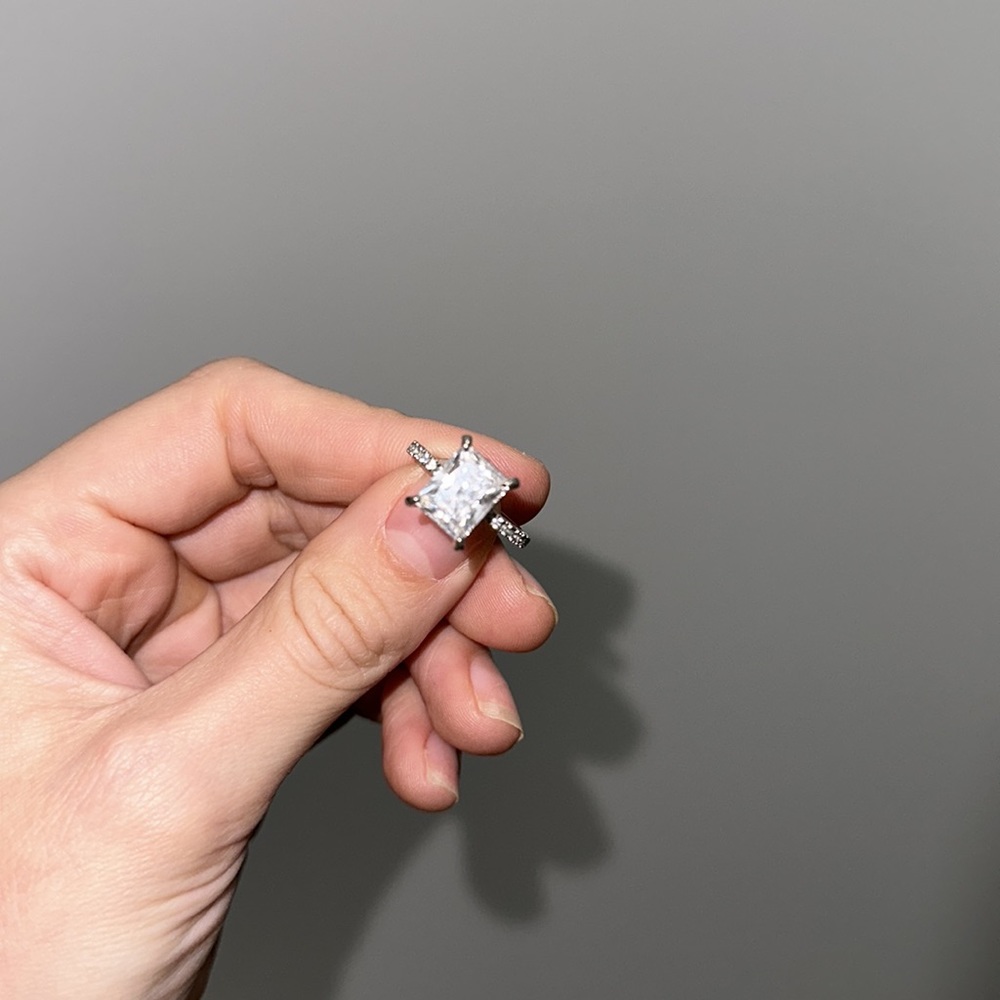 4CT engagement ring - Picture 2 of 4